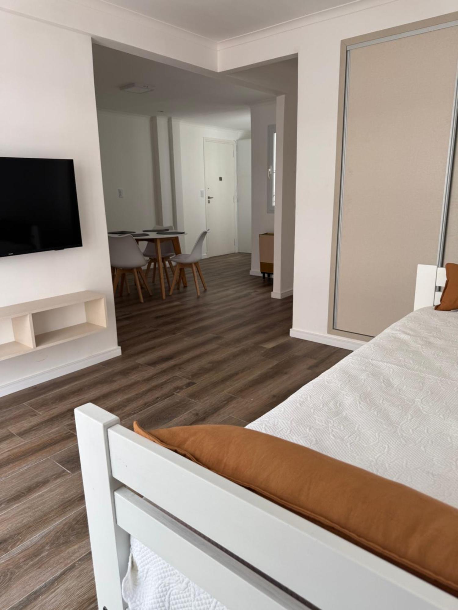 Apartamento Departamento Alsina Y La Costa *